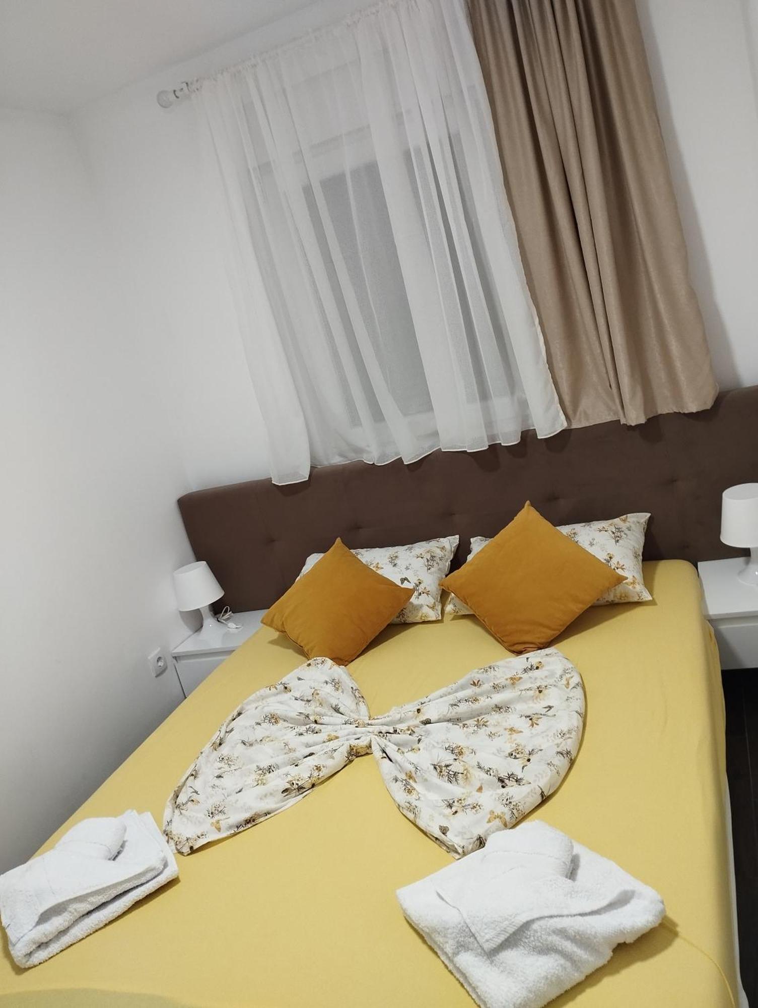 Apartment With Pool Veliko Gradiste Exterior photo