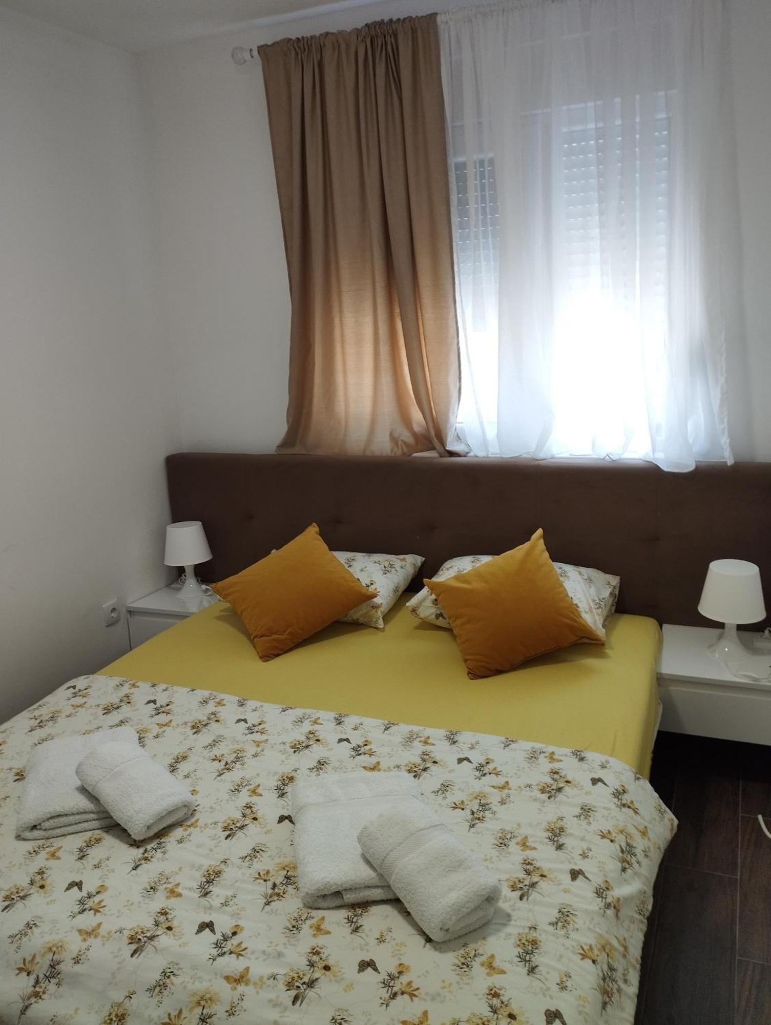 Apartment With Pool Veliko Gradiste Exterior photo